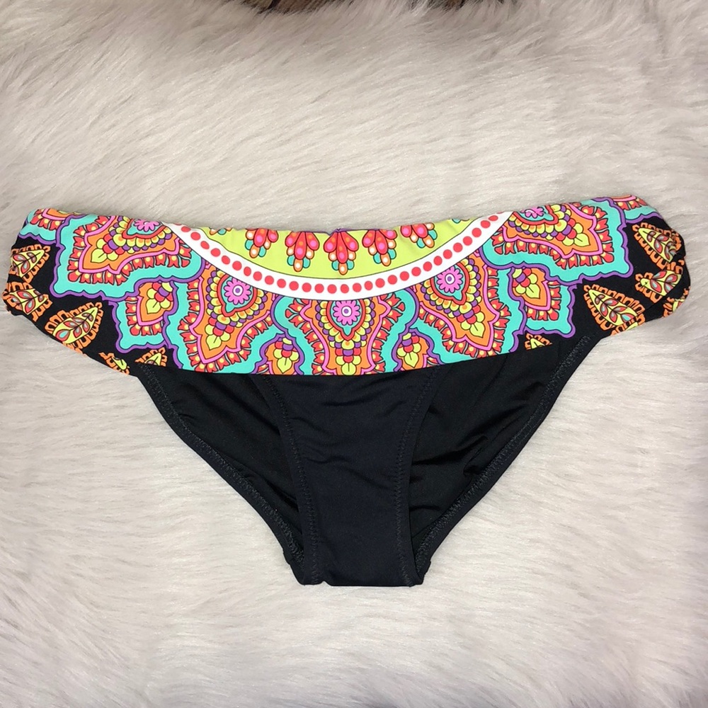Trina Turk Bikini Bottoms Sz L NWOT